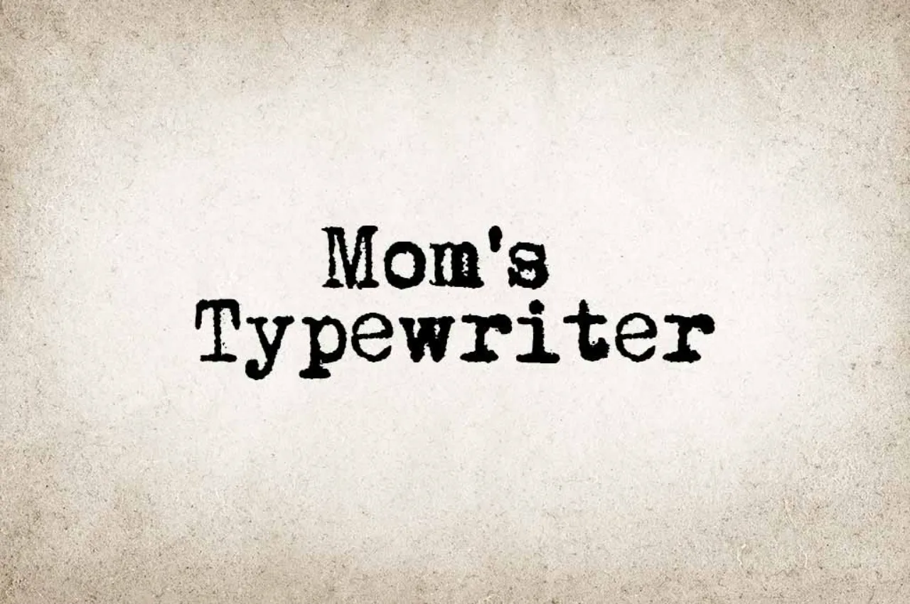 Font Mesin Ketik Mom’s Typewriter