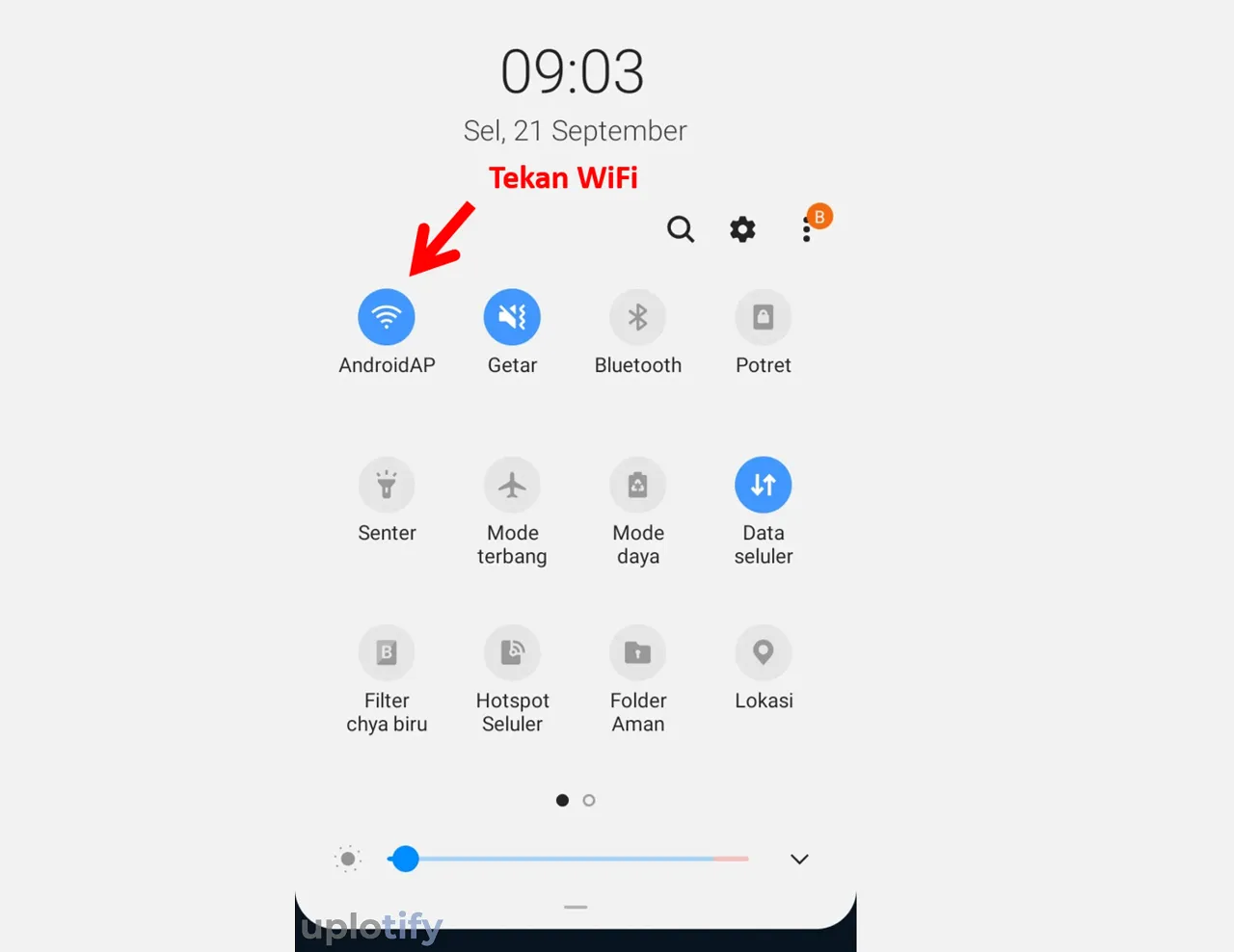 Menekan Menu WiFi di Notifikasi Bar