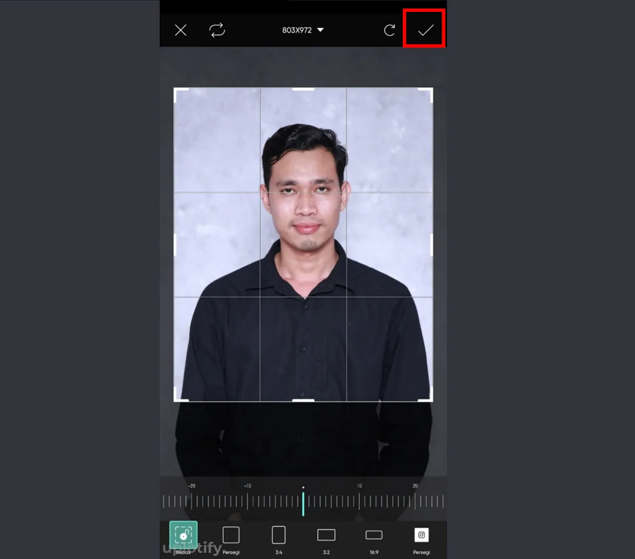 Sesuaikan Crop di PicsArt